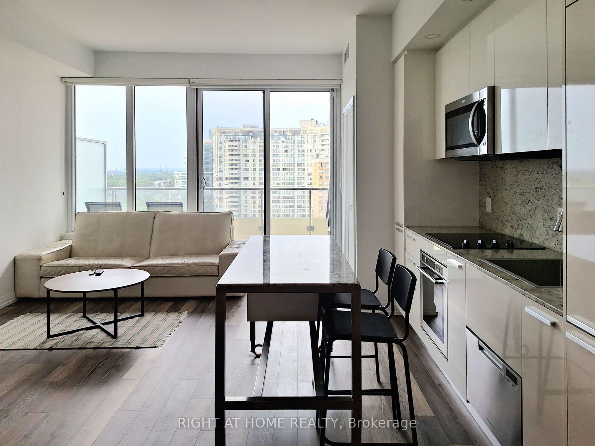 75 Canterbury Place, #1715