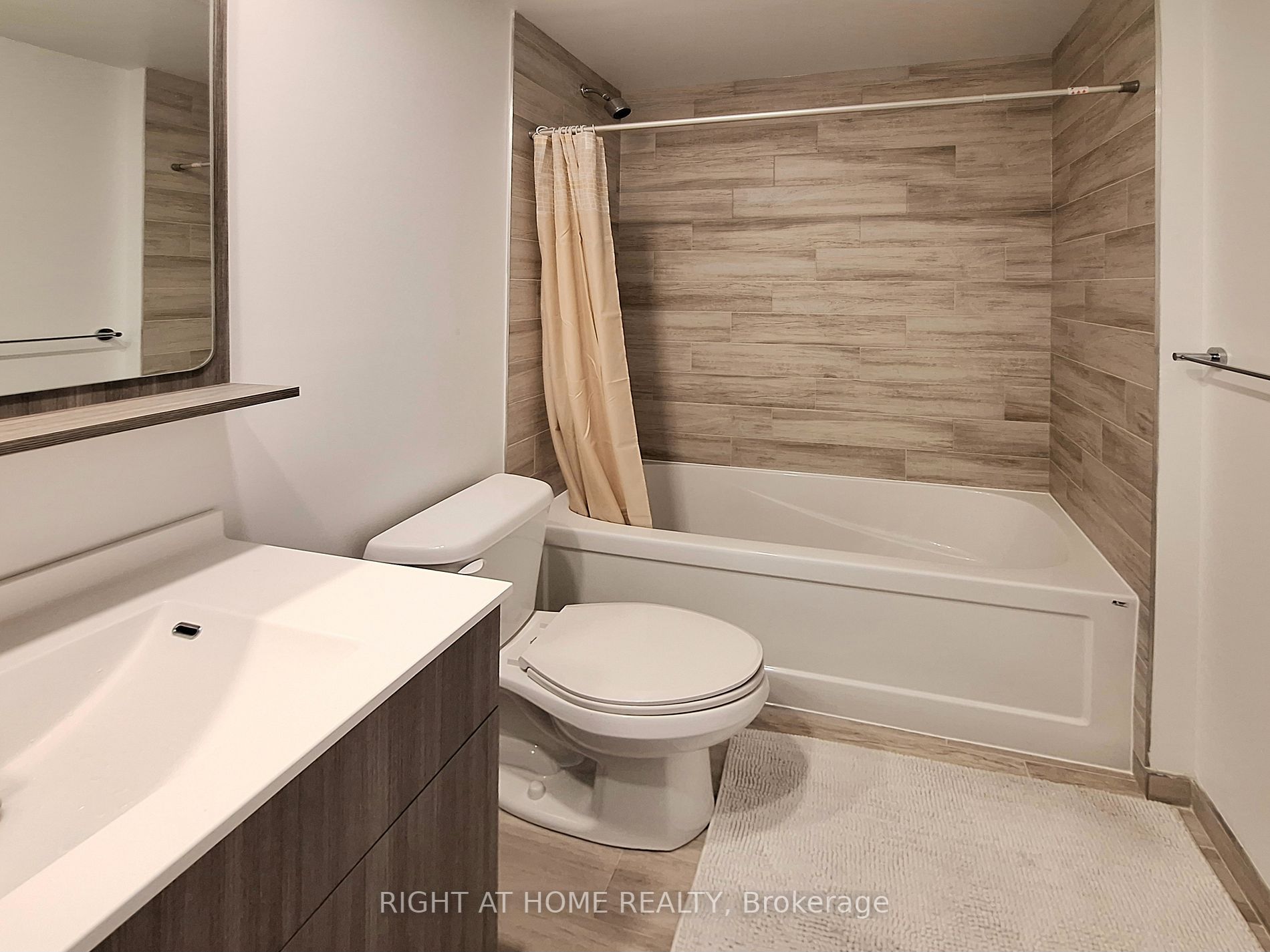 75 Canterbury Place, #1715