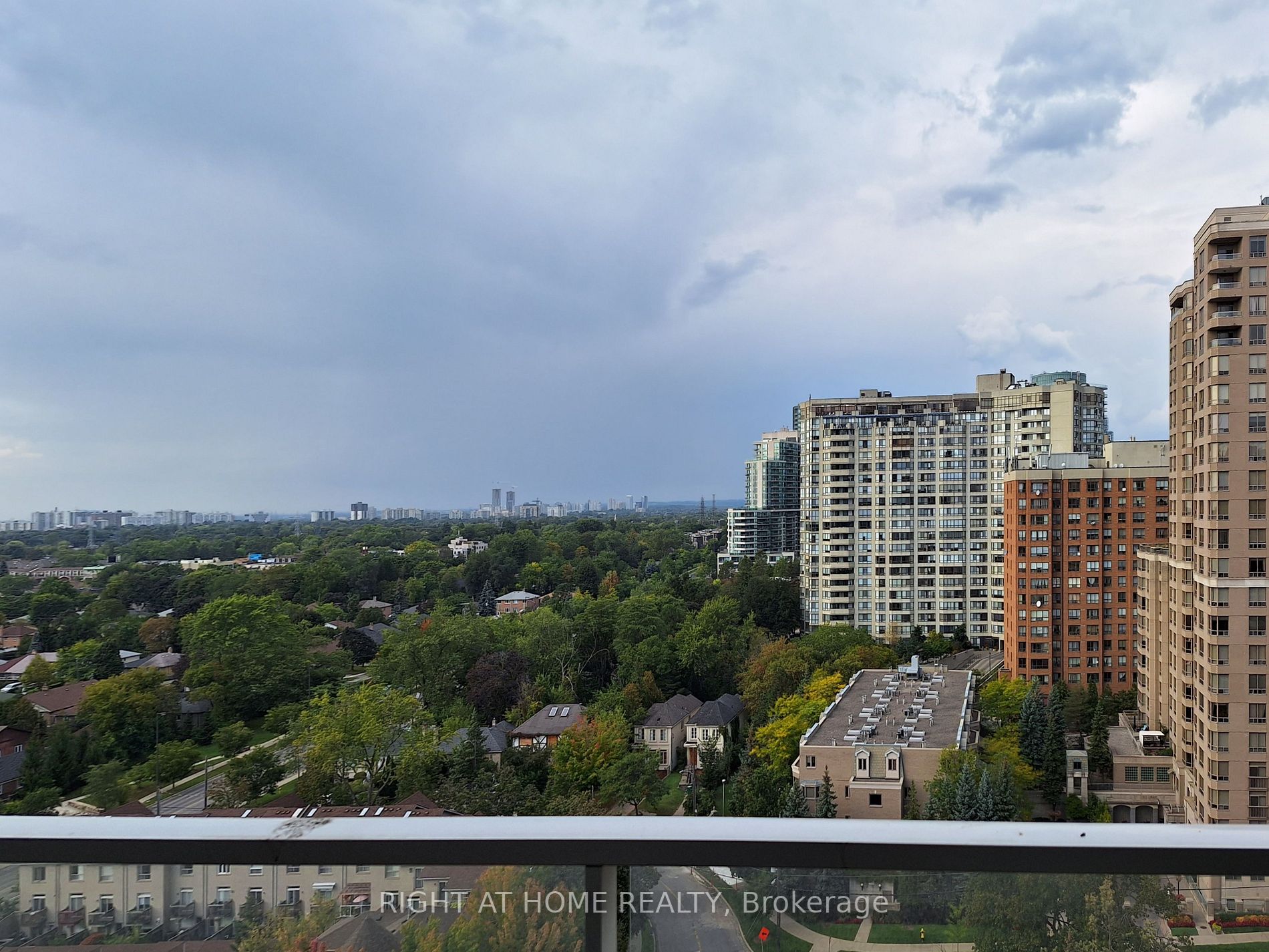 75 Canterbury Place, #1715