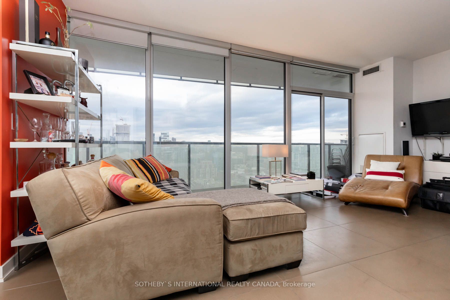 1 Market St, #2803