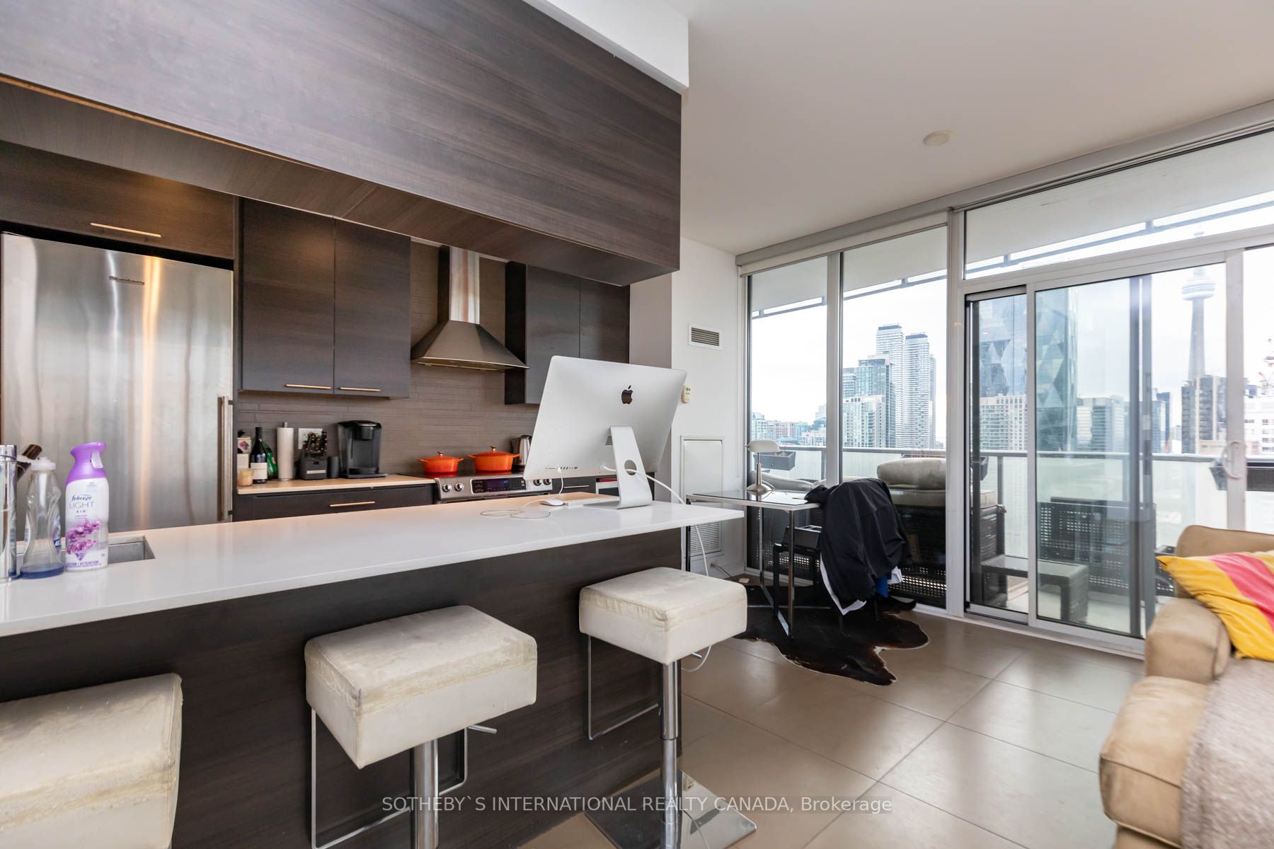 1 Market St, #2803
