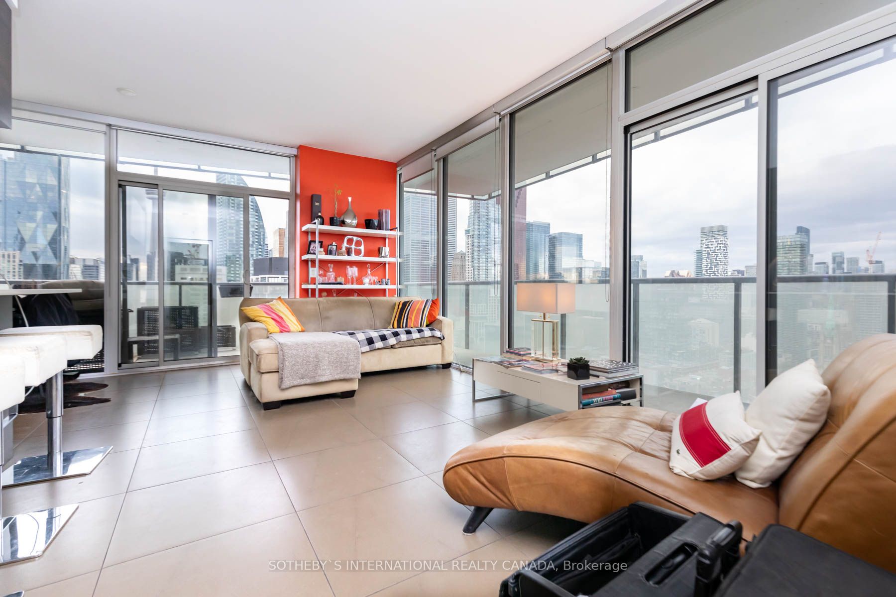 1 Market St, #2803