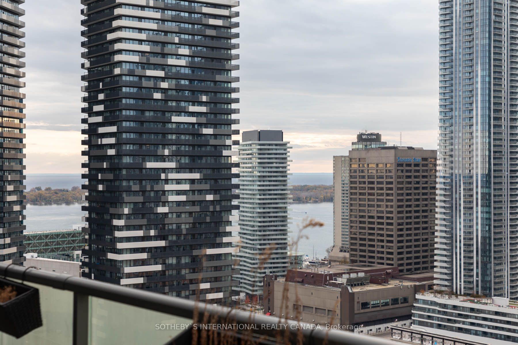 1 Market St, #2803
