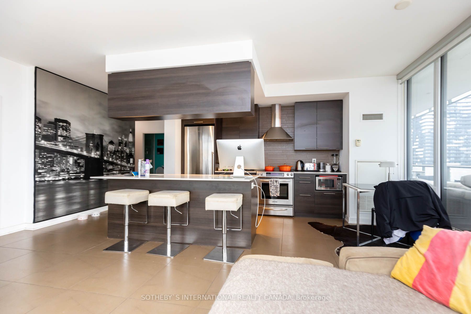 1 Market St, #2803