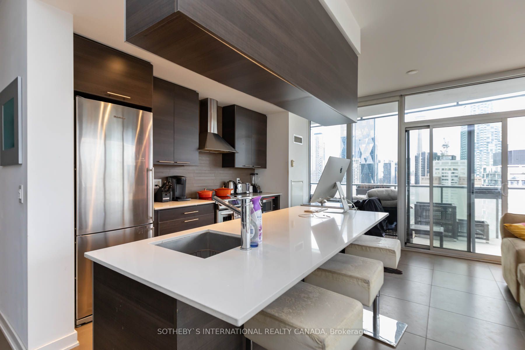 1 Market St, #2803