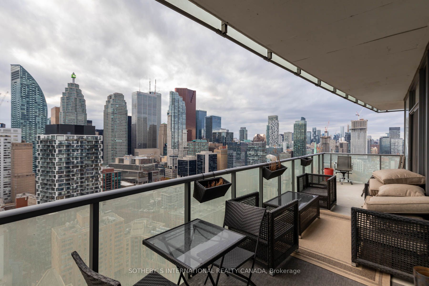 1 Market St, #2803