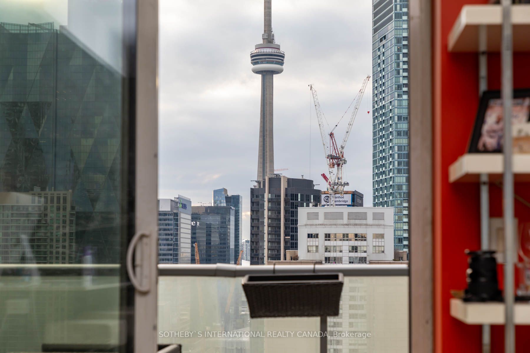 1 Market St, #2803