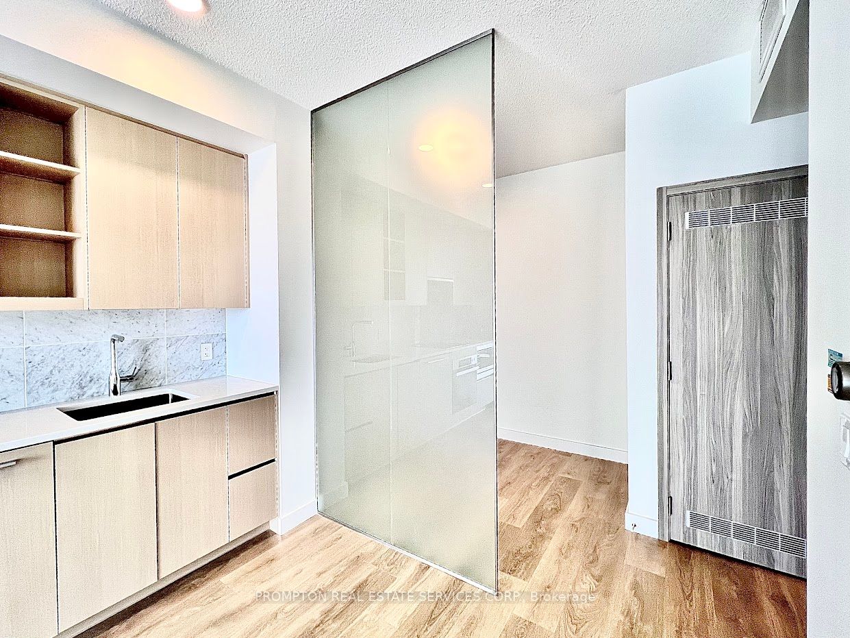 85 Mcmahon Dr, #1507