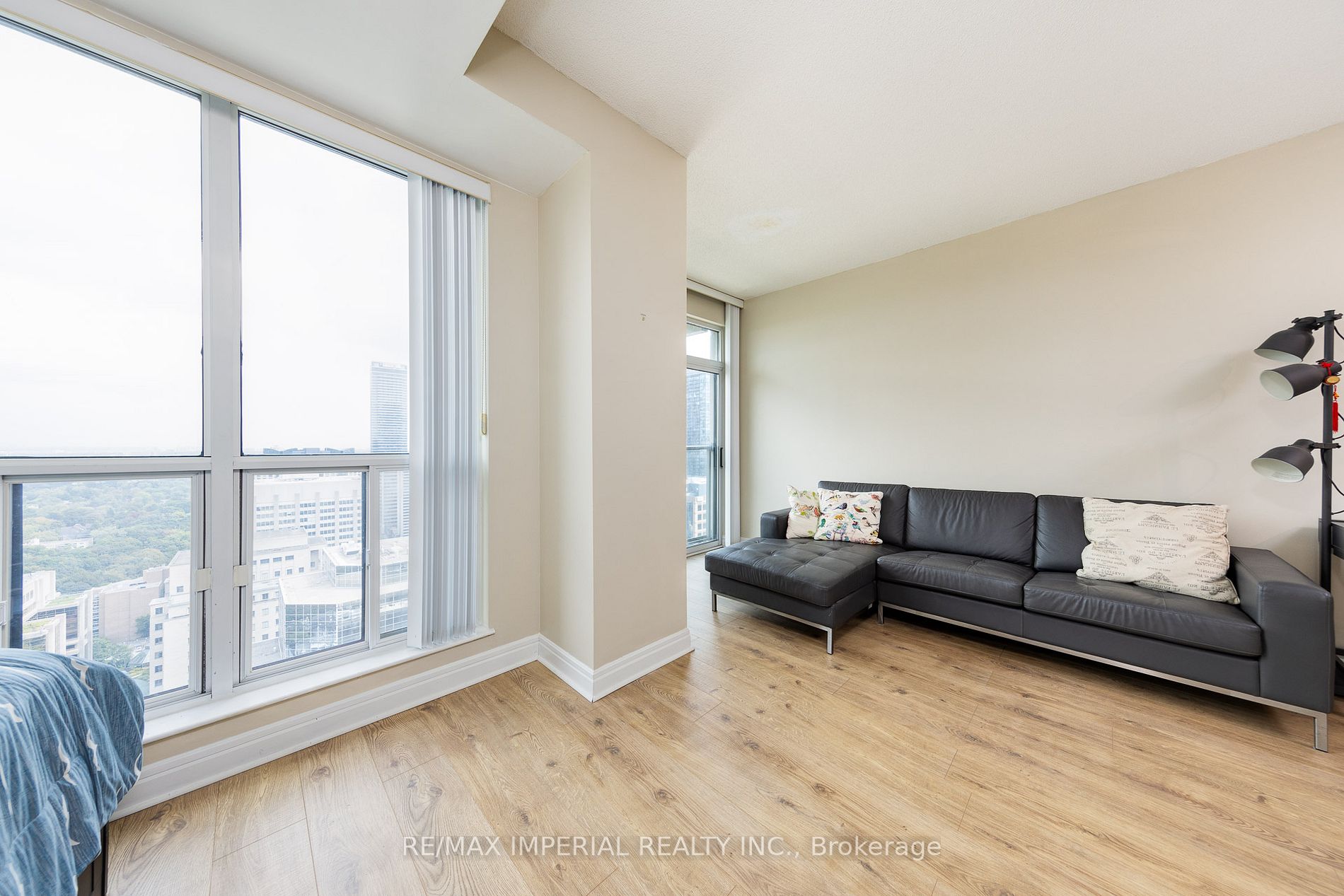 8 Park Rd, #3708