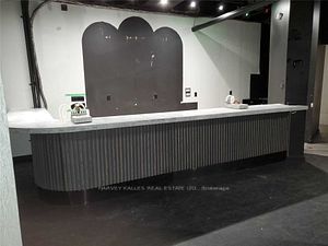 803 King St W