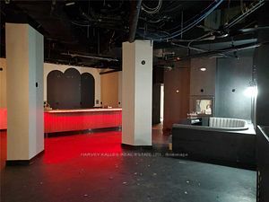 803 King St W