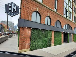 803 King St W