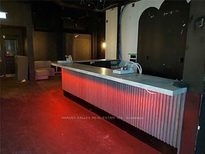 803 King St W