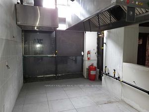 803 King St W