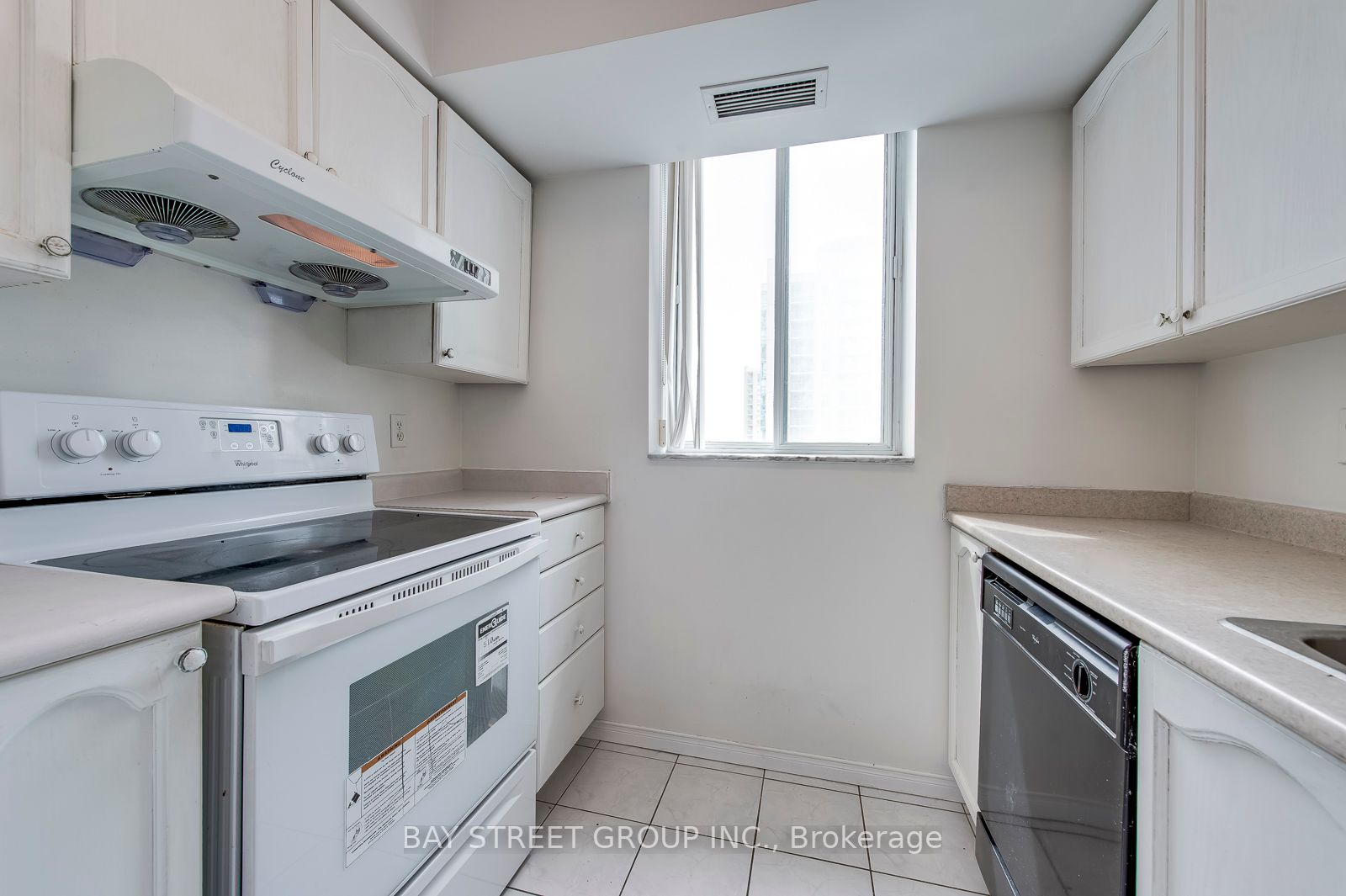 1 Pemberton Ave, #1008