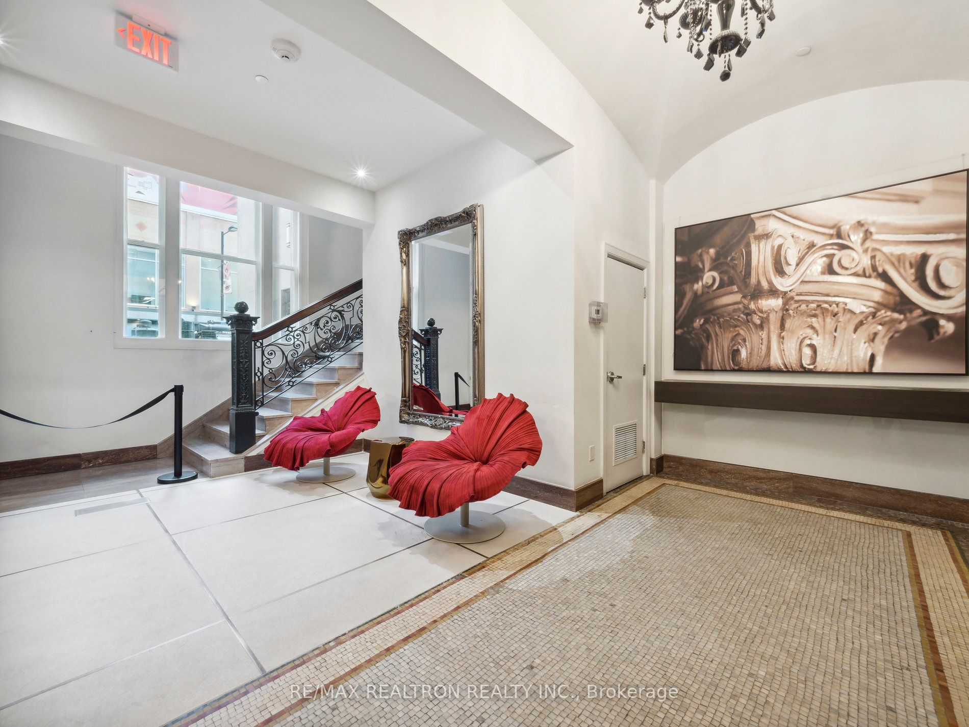 197 Yonge St, #1409