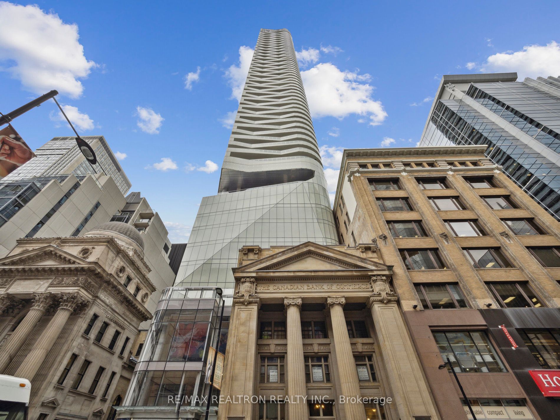 197 Yonge St, #1409