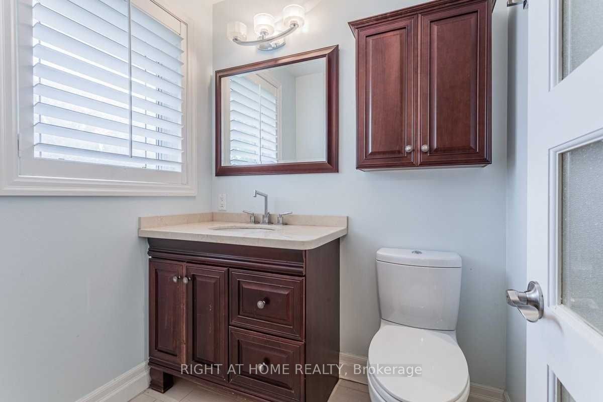 30 Hawksbury Dr