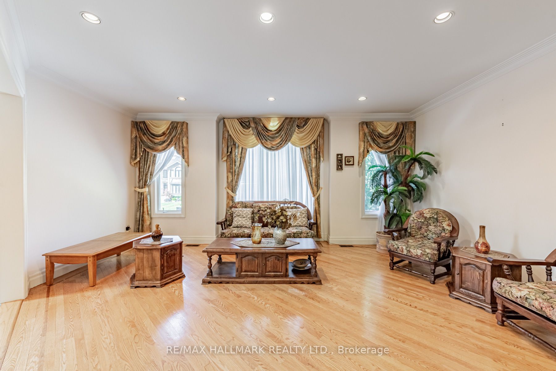 213 Parkview Ave