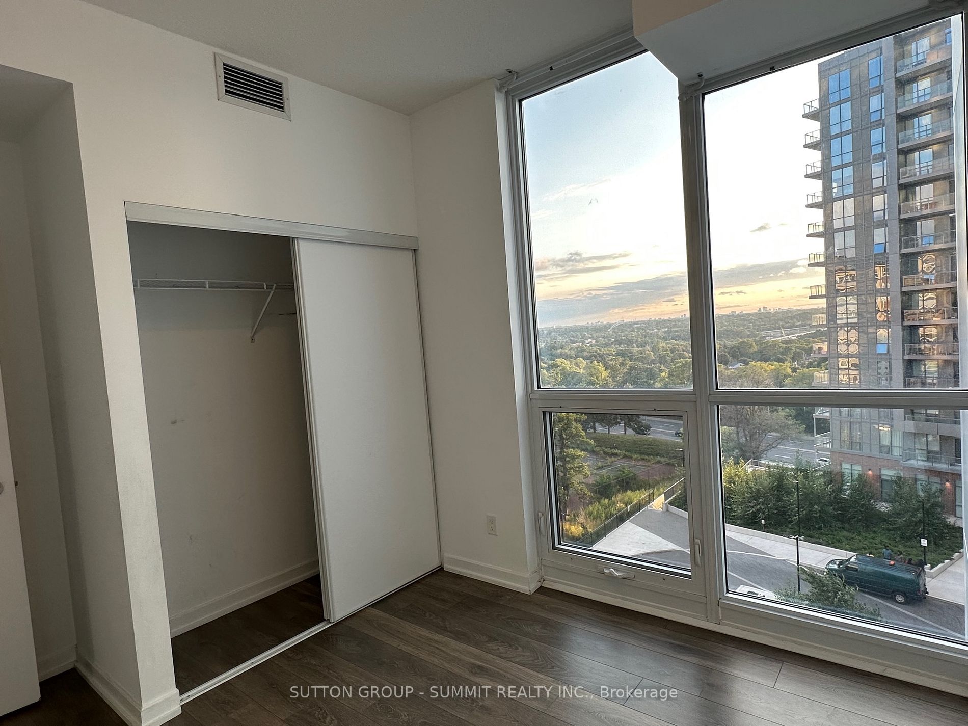 32 Forest Manor Rd, #610