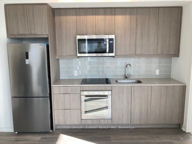32 Forest Manor Rd, #610