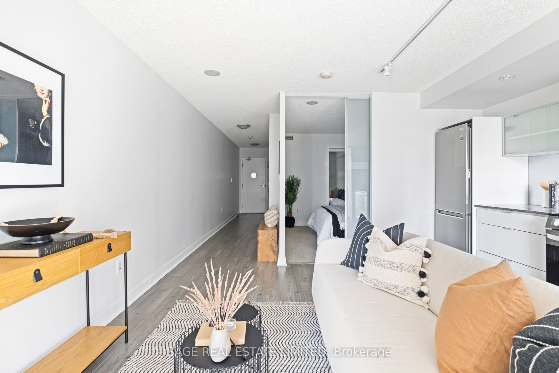4K Spadina Ave, #317