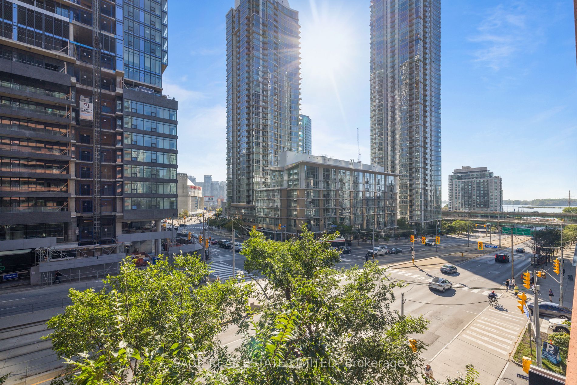 4K Spadina Ave, #317
