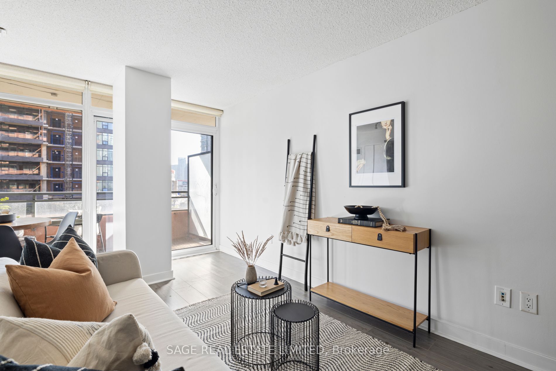 4K Spadina Ave, #317