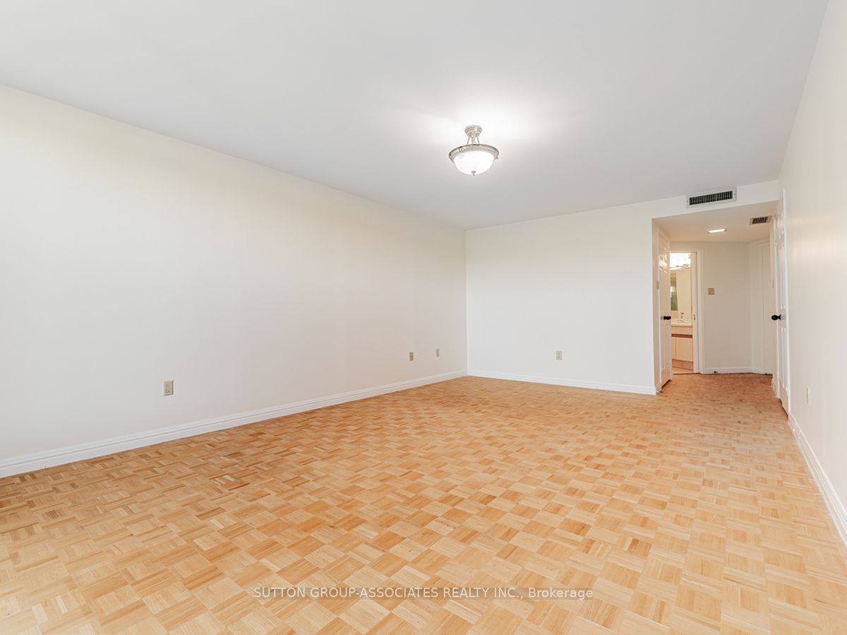 3900 Yonge St, #601