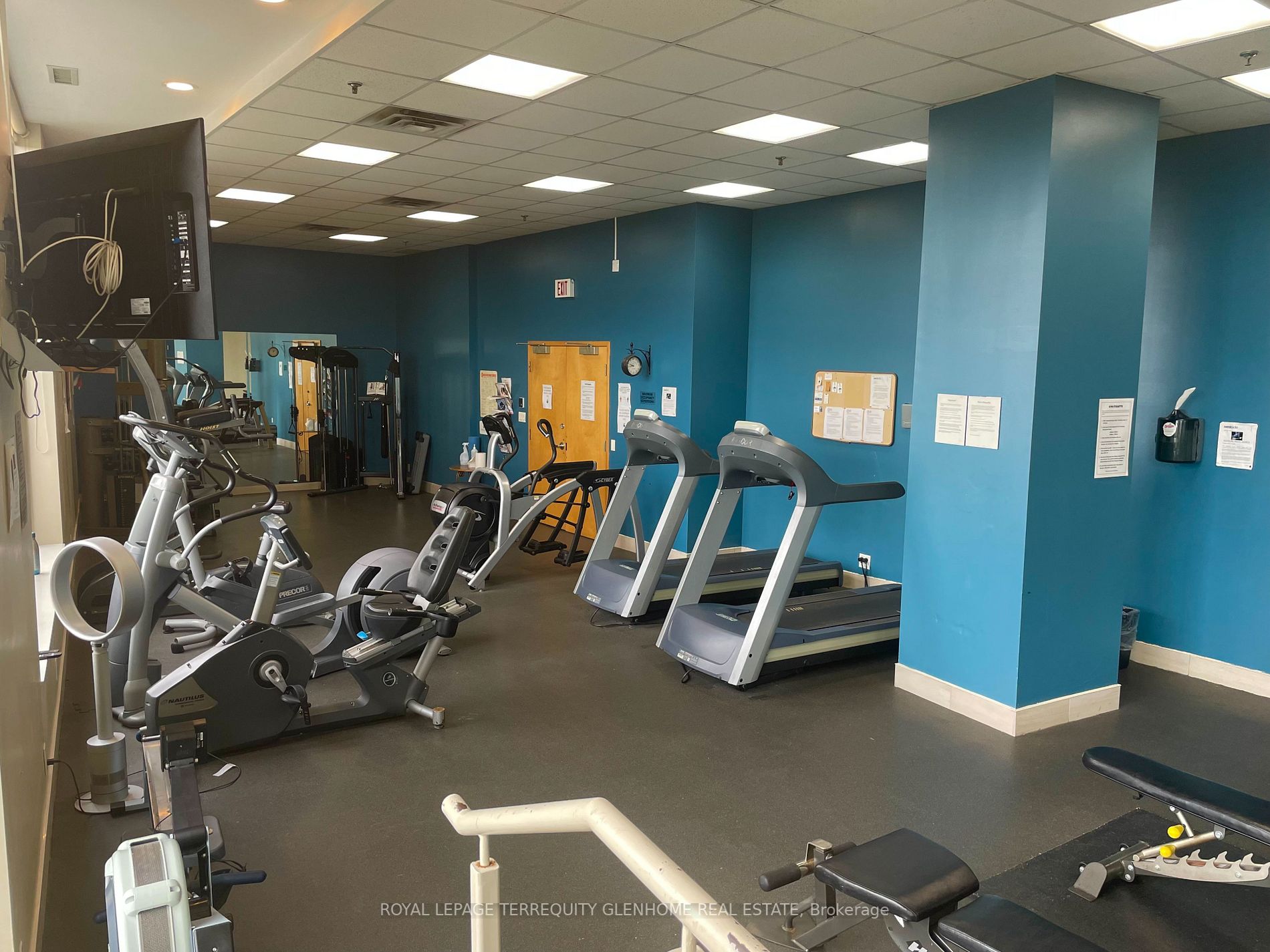 700 King St W, #514