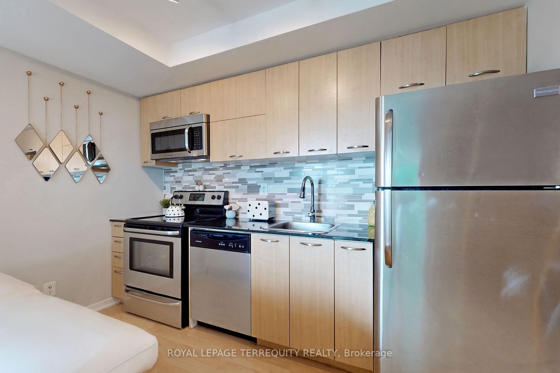 38 Joe Shuster Way, #710