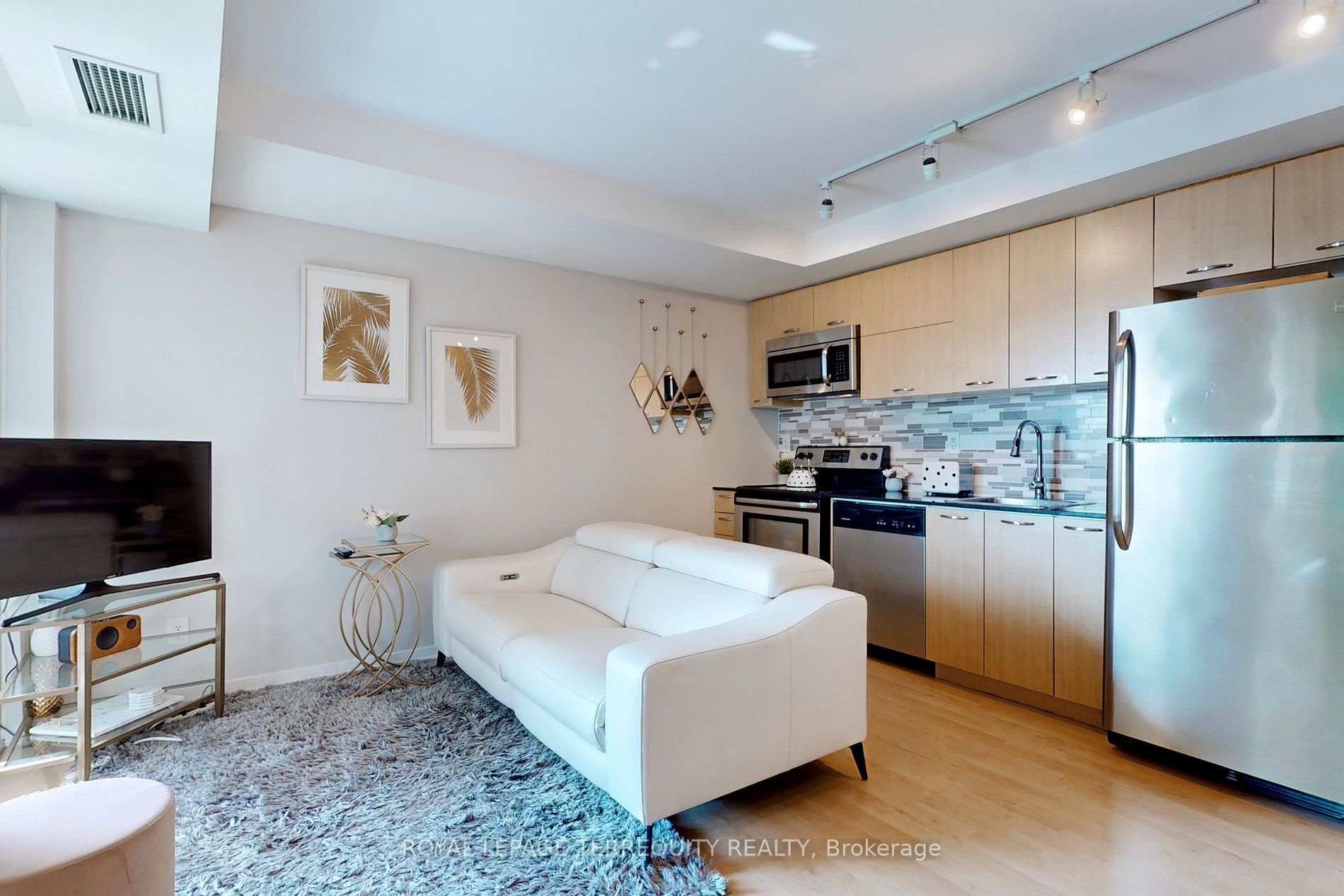38 Joe Shuster Way, #710