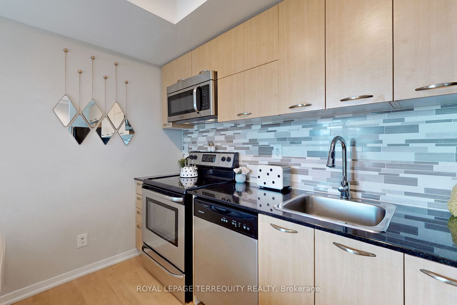 38 Joe Shuster Way, #710