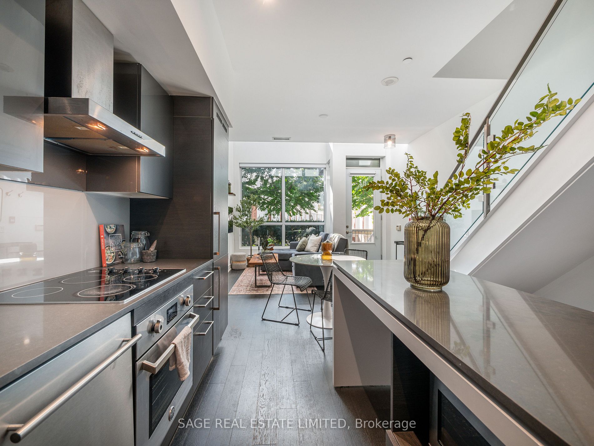 1030 King St W, #114