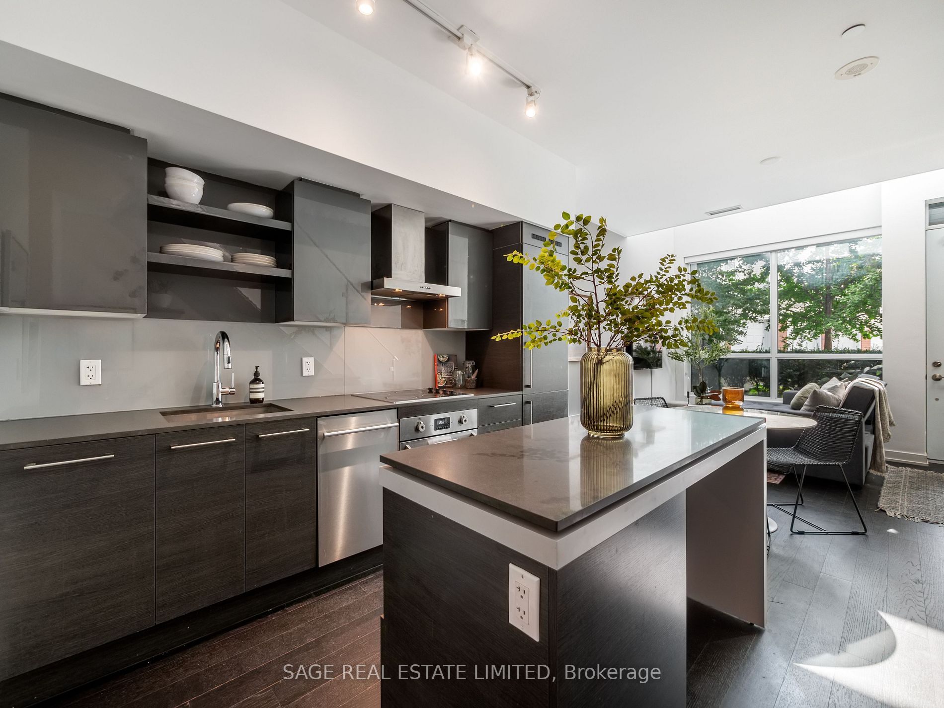 1030 King St W, #114