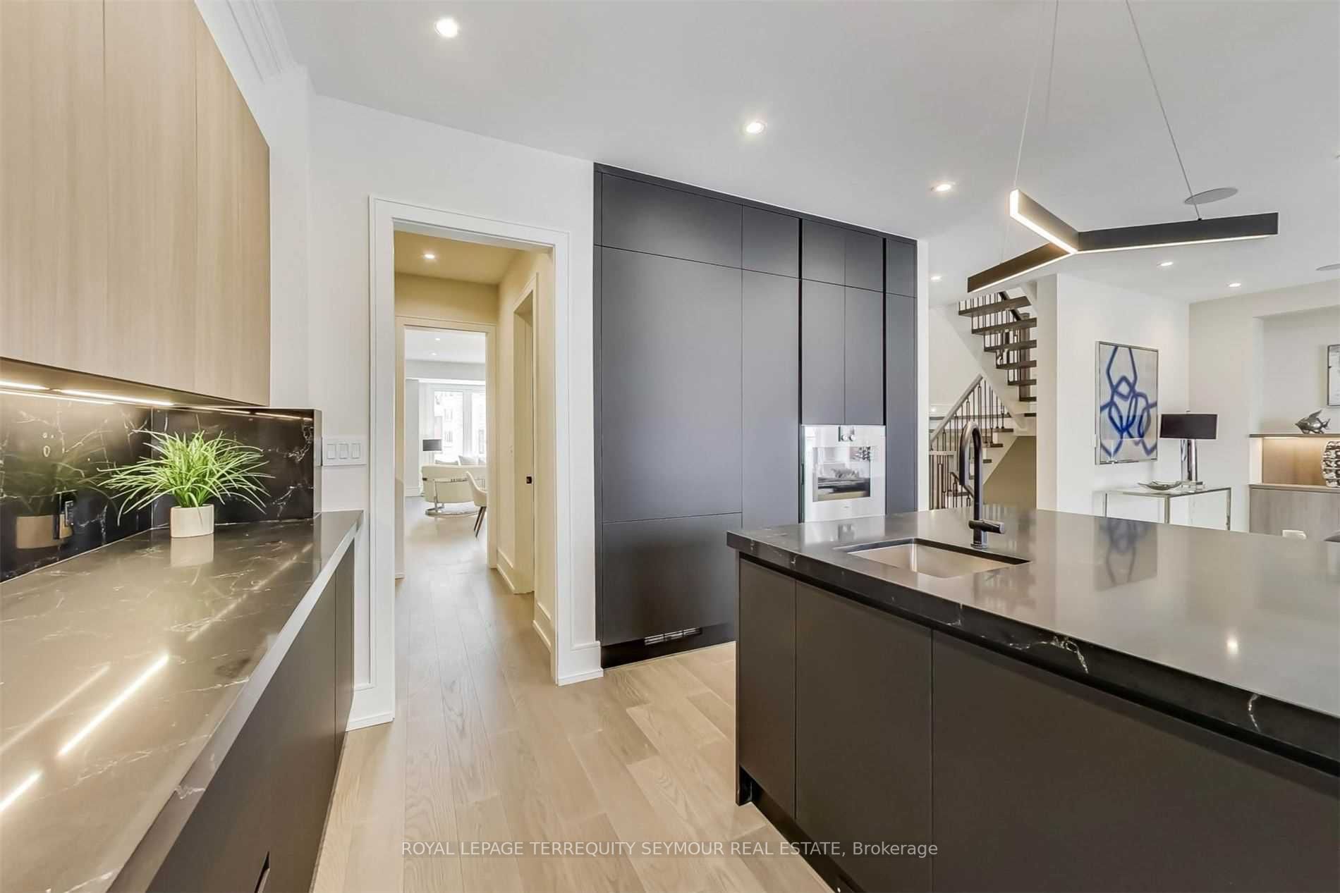 5 Yeomans Rd