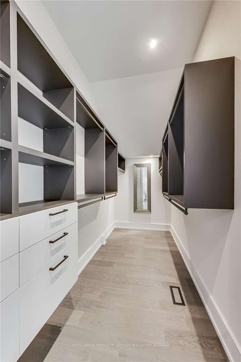 5 Yeomans Rd