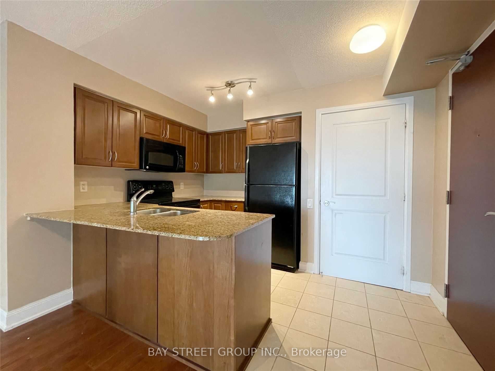 2181 Yonge St, #1406