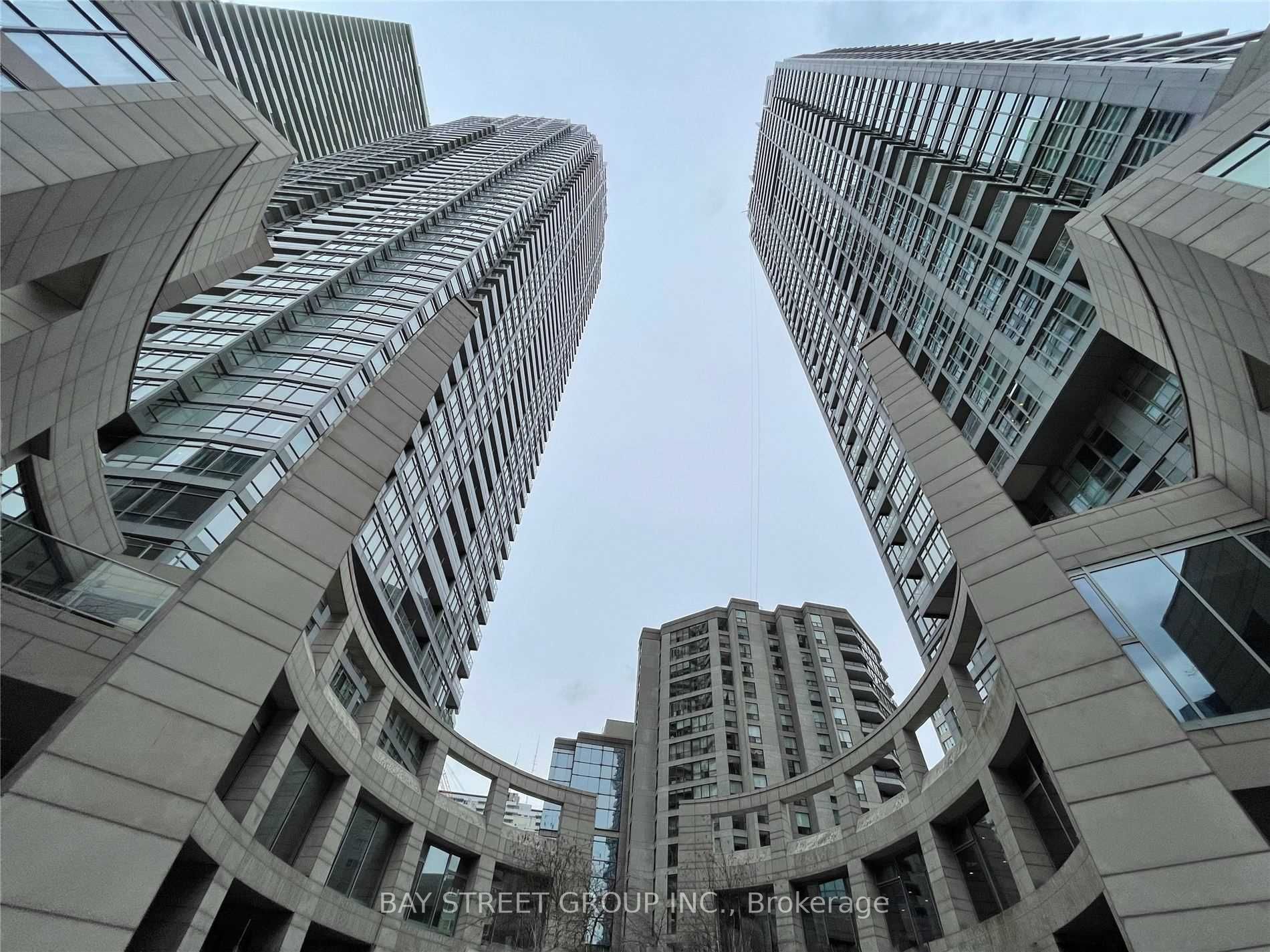 2181 Yonge St, #1406