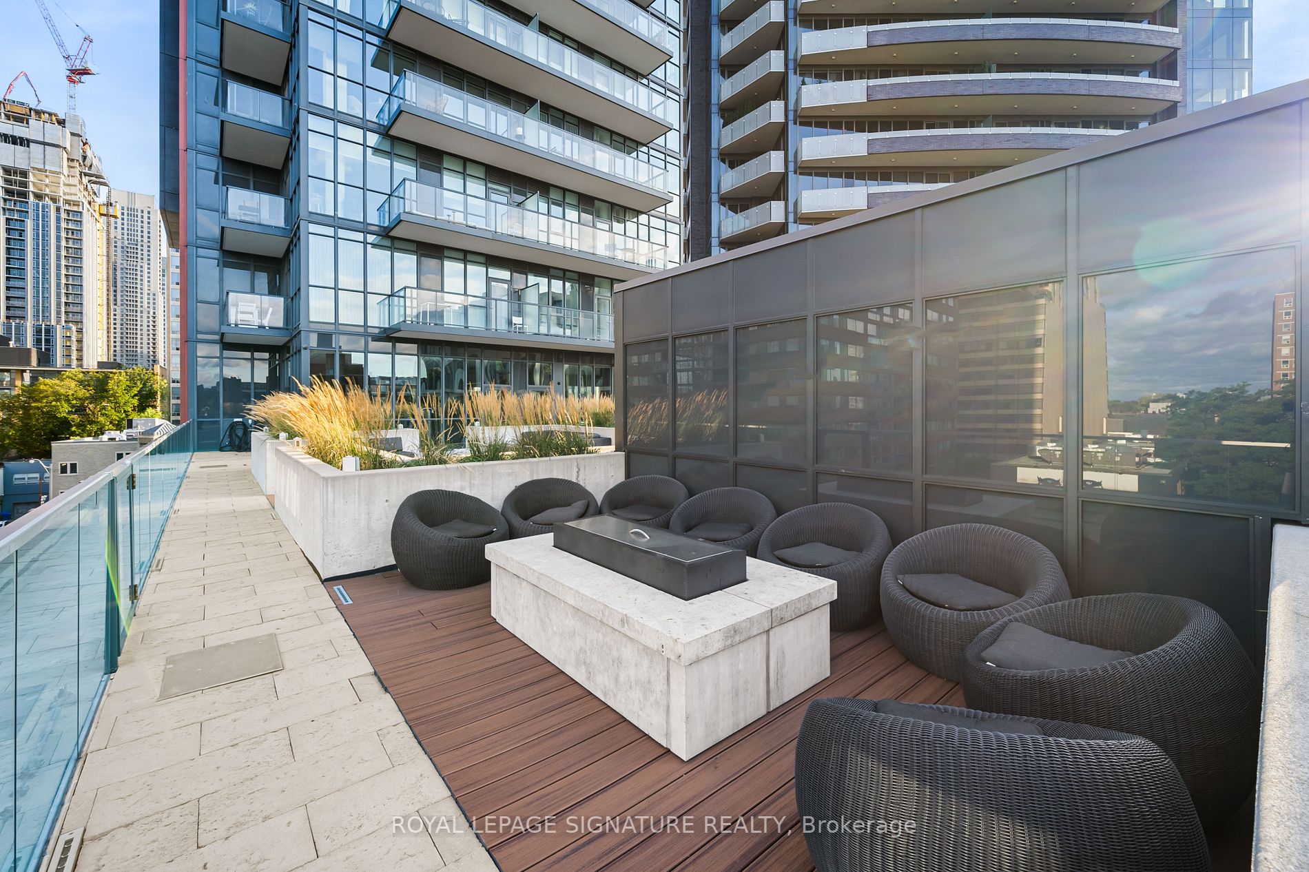 32 Davenport Rd, #2203