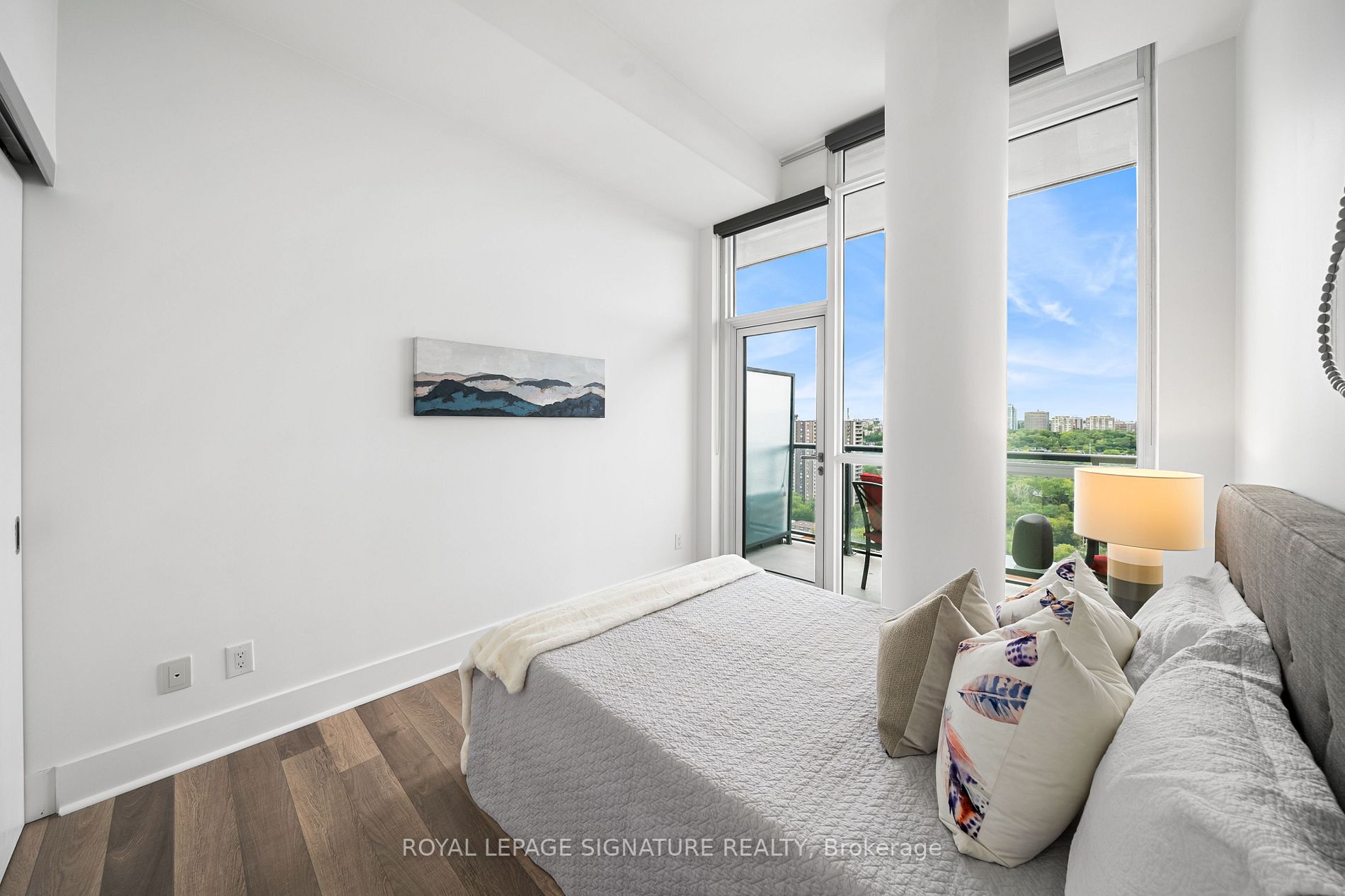 32 Davenport Rd, #2203