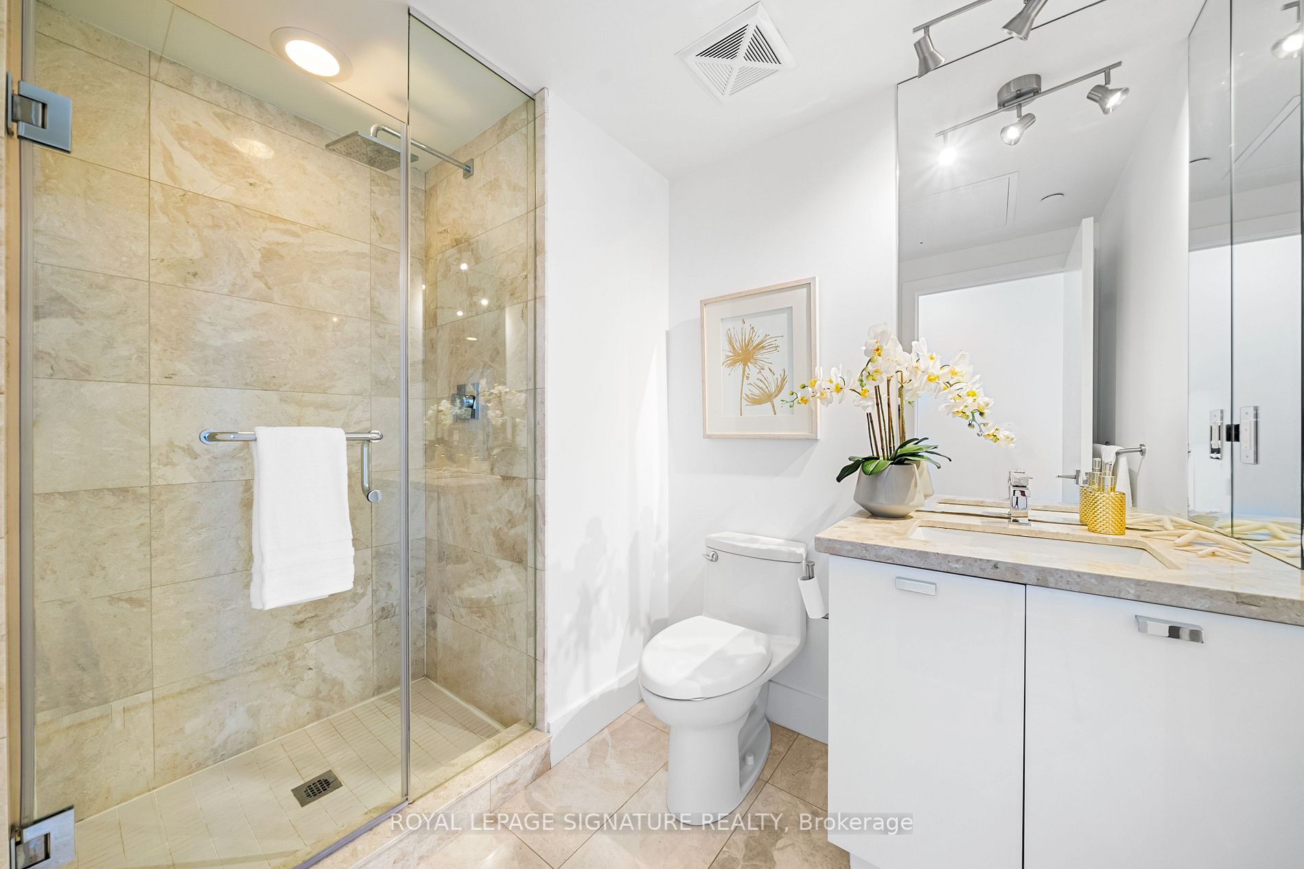 32 Davenport Rd, #2203