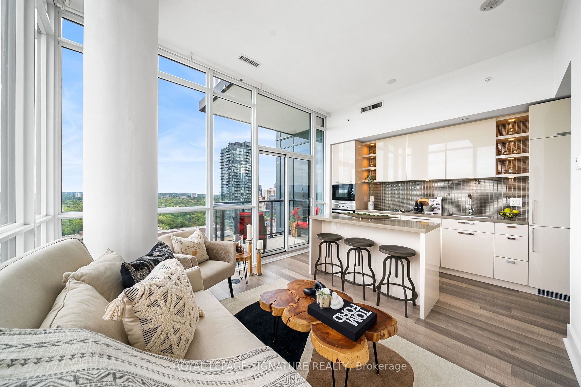 32 Davenport Rd, #2203