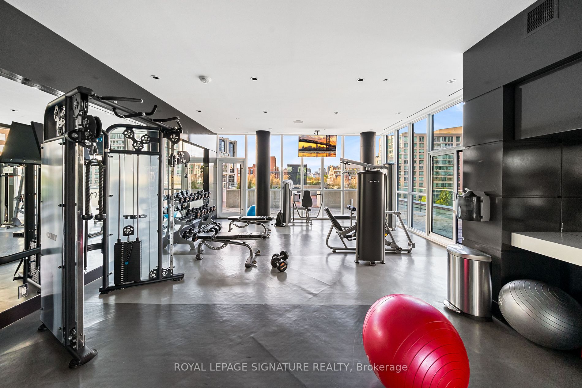 32 Davenport Rd, #2203