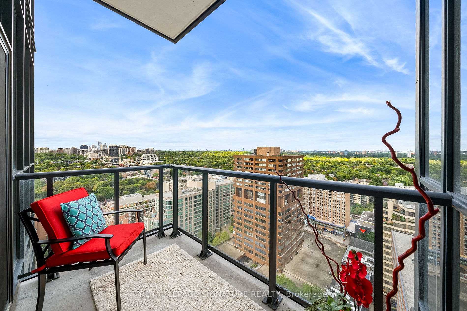 32 Davenport Rd, #2203