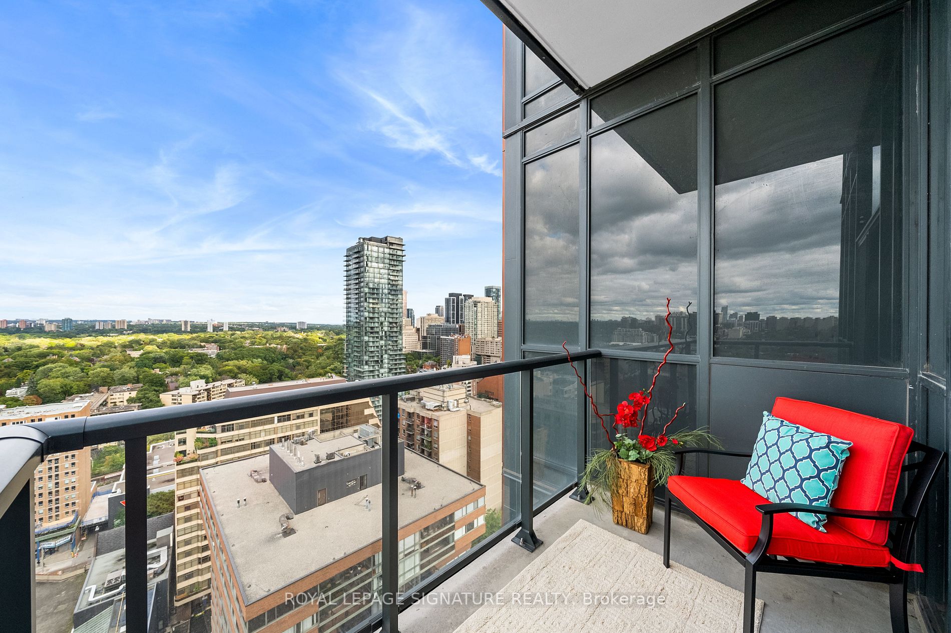 32 Davenport Rd, #2203