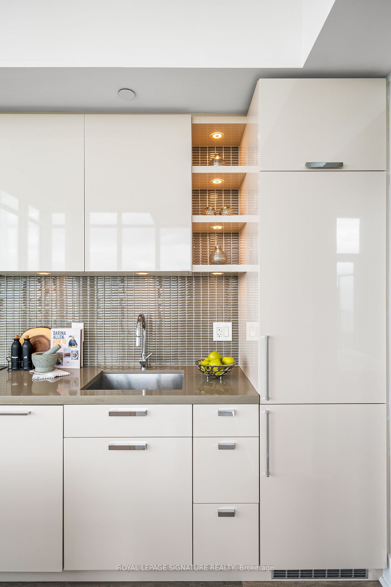 32 Davenport Rd, #2203