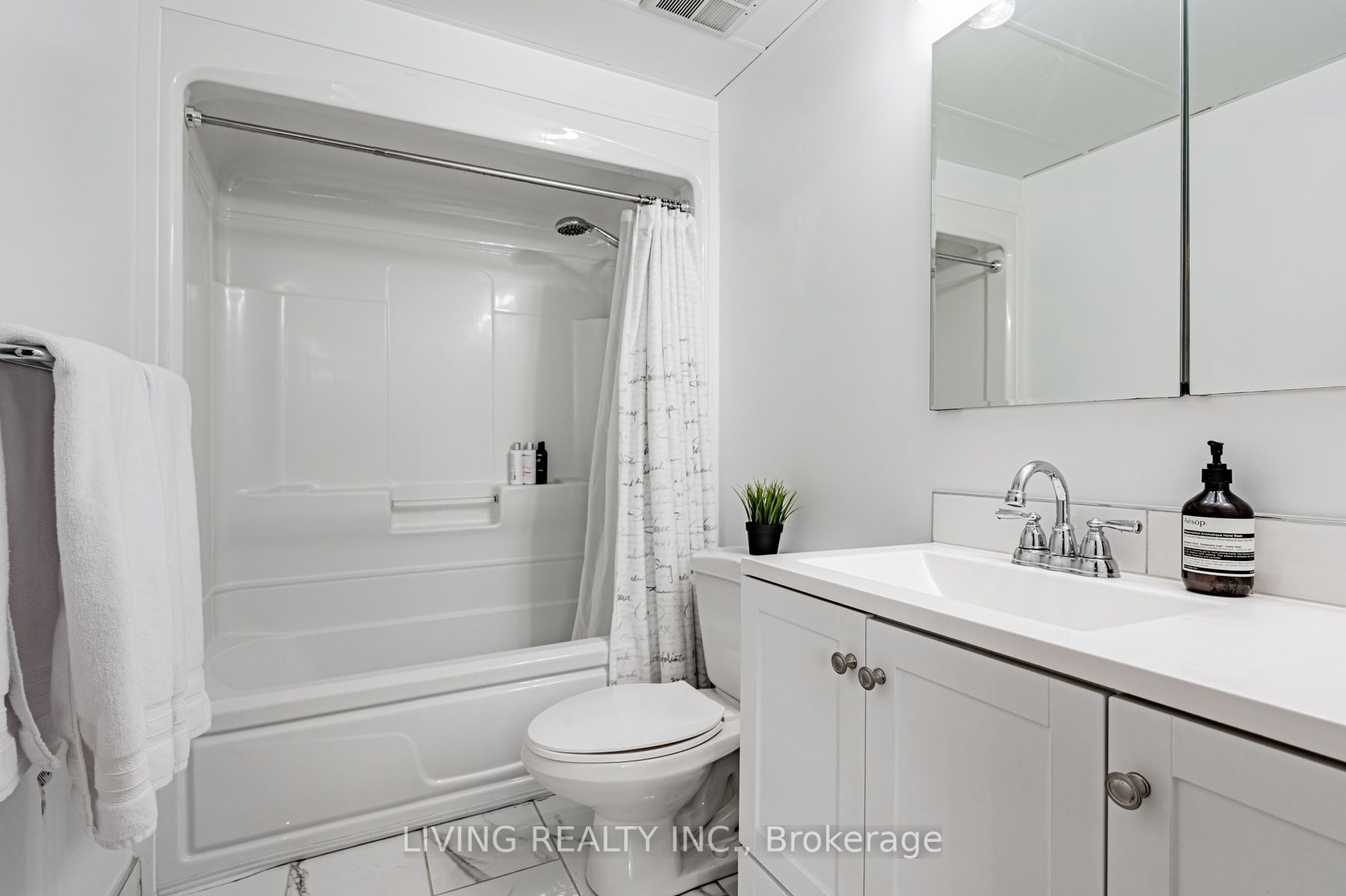 781 King St W, #102