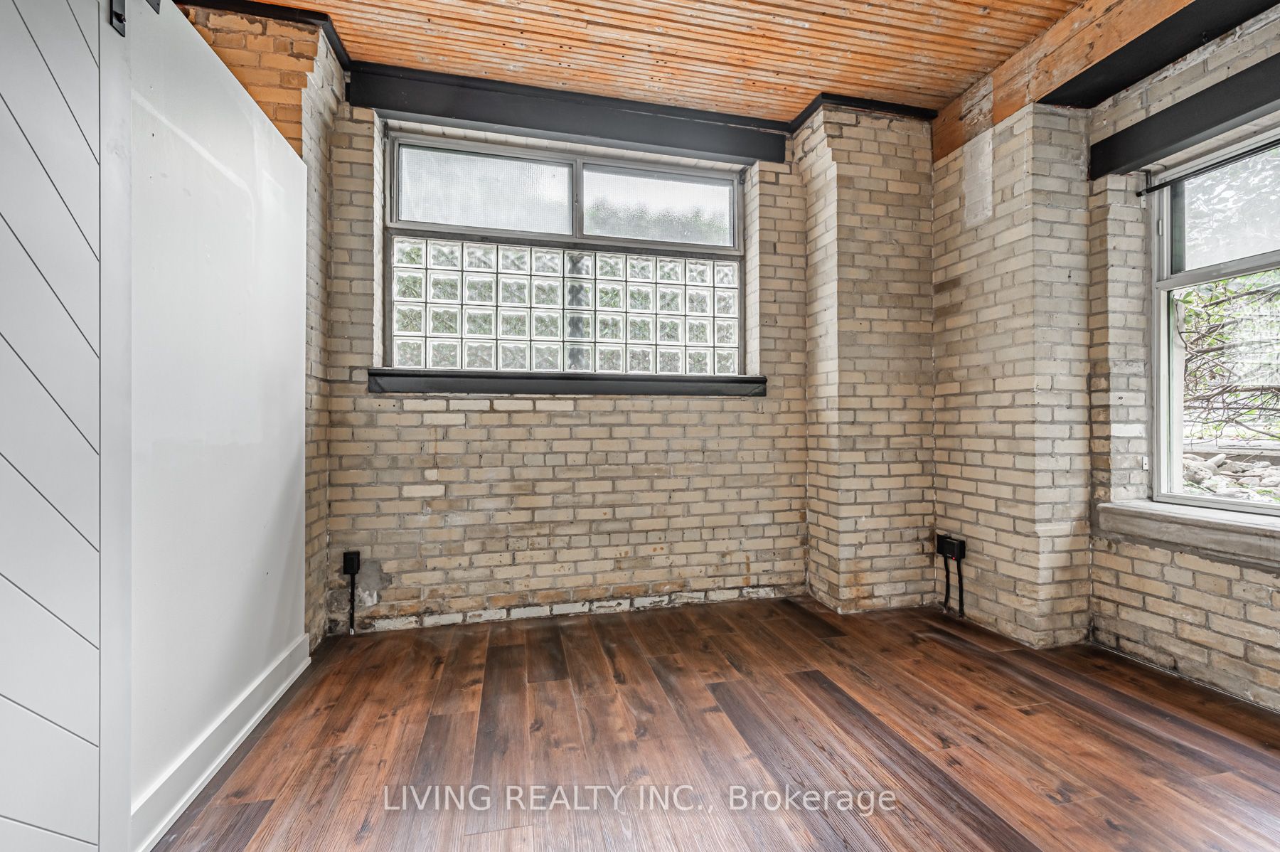 781 King St W, #102