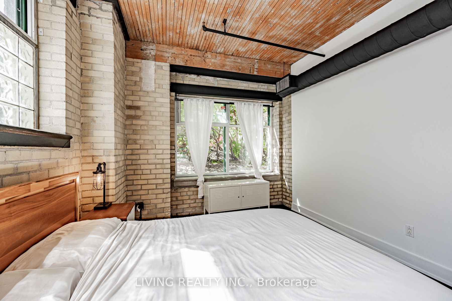 781 King St W, #102
